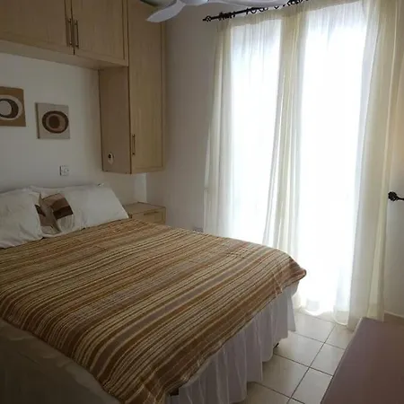 Flat And Rooftop, Turtle Bay Village Apartment *