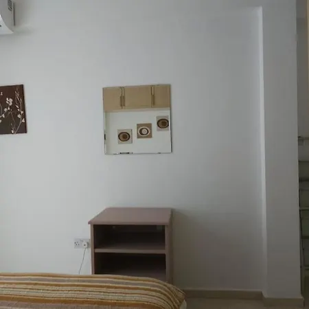 Flat And Rooftop, Turtle Bay Village Διαμέρισμα Κερύνεια