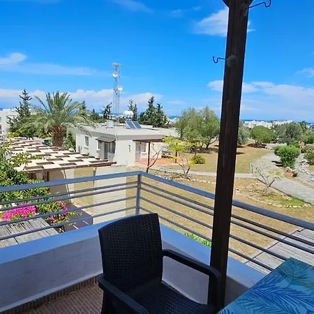 Flat And Rooftop, Turtle Bay Village Διαμέρισμα